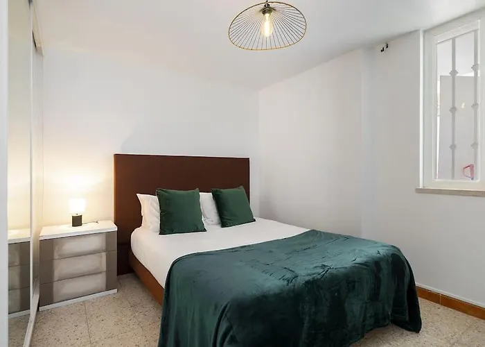 Marina - Pool & Sea View