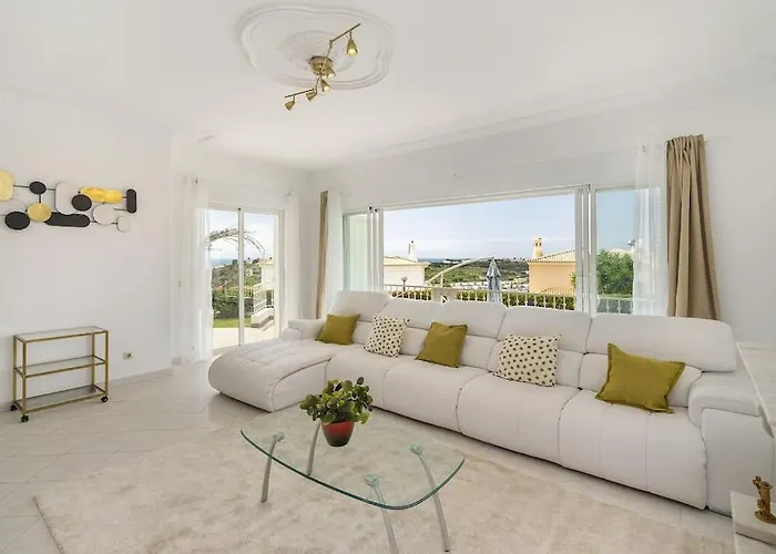 Marina - Pool & Sea View