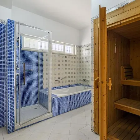 Marina - Pool & Sea View 빌라