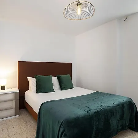 Marina - Pool & Sea View