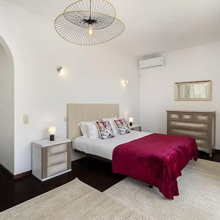 Marina - Pool & Sea View